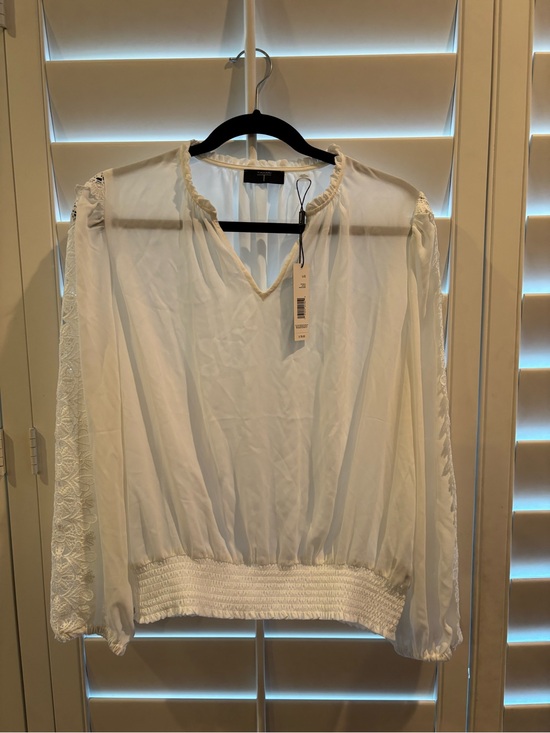 Tahari Tops - Tahari White V-Neck Lace-Sleeve Blouse